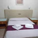 μηναΐδης Κακοπετριά
