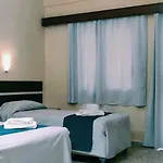Ξενοδοχείο μηναΐδης Κακοπετριά