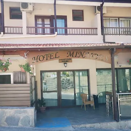μηναΐδης Ξενοδοχείο 2*